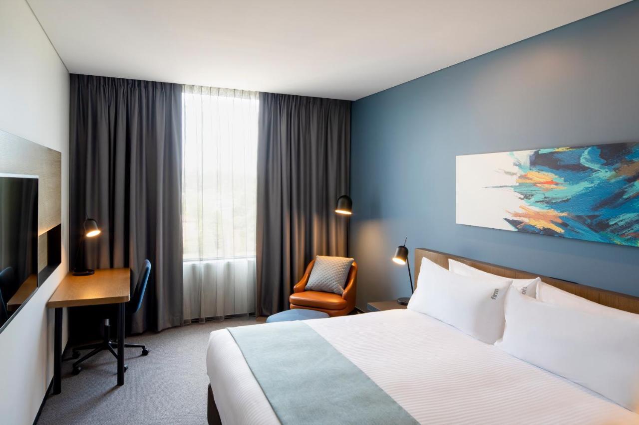 Holiday Inn Sydney St Marys By Ihg Exterior photo
