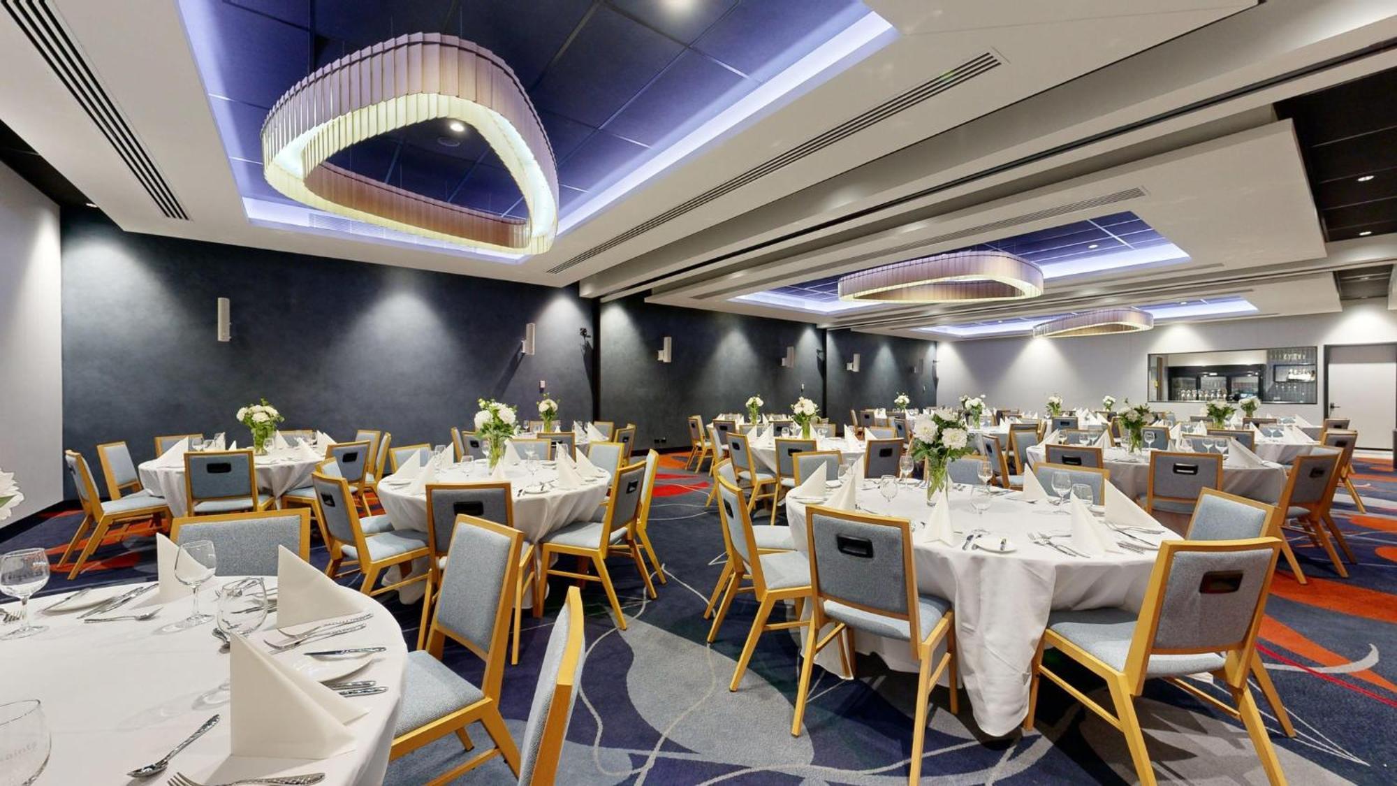 Holiday Inn Sydney St Marys By Ihg Exterior photo